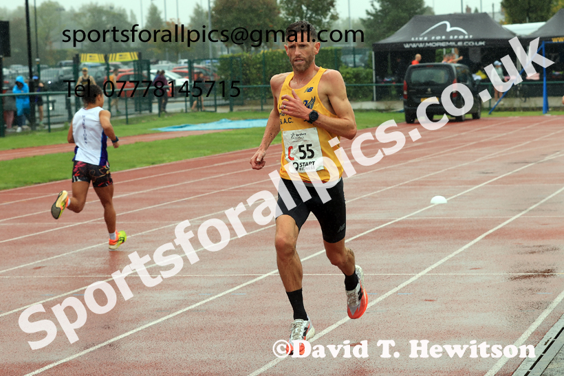 Senior Mens 6 Stage 2025 Northern Athletics Autumn Road Relays, Leigh, Lancashire. Photo: David T. Hewitson/Sports for All Pics